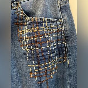 Jeans Charlie B embroidered size 4